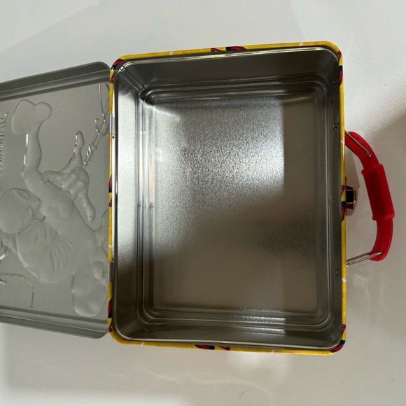 MARVEL Spider-Man Embossed Metal Lunch Box!TinBox - Picture 7 of 8